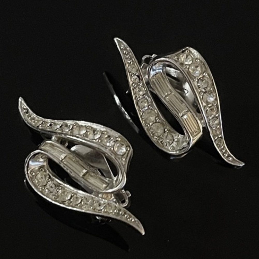 ✨Unique Vintage Signed Charel Clip On Earrings